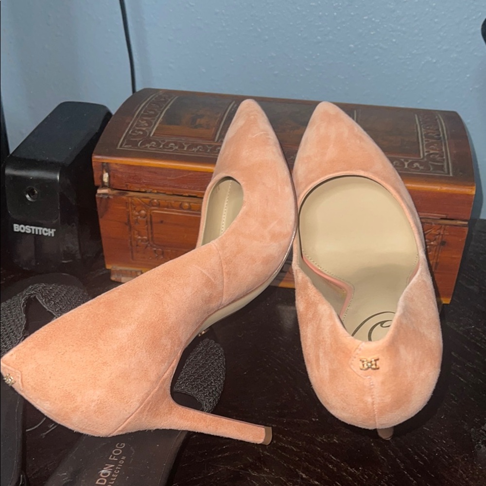 Hazel SE Peach Suede Heels